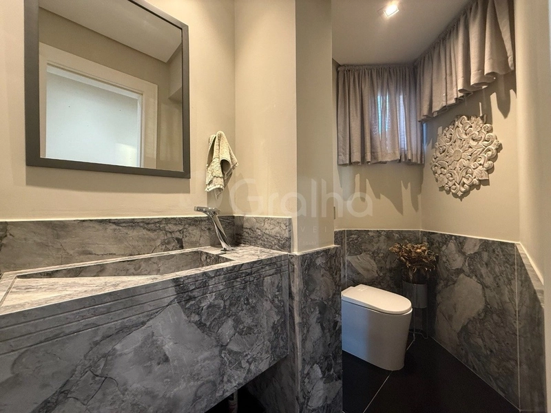 Apartamento na Agronômica Com 4 dormitórios, sendo 4 suíte e 2 vagas: 8ª foto da galeria de imagens do imóvel