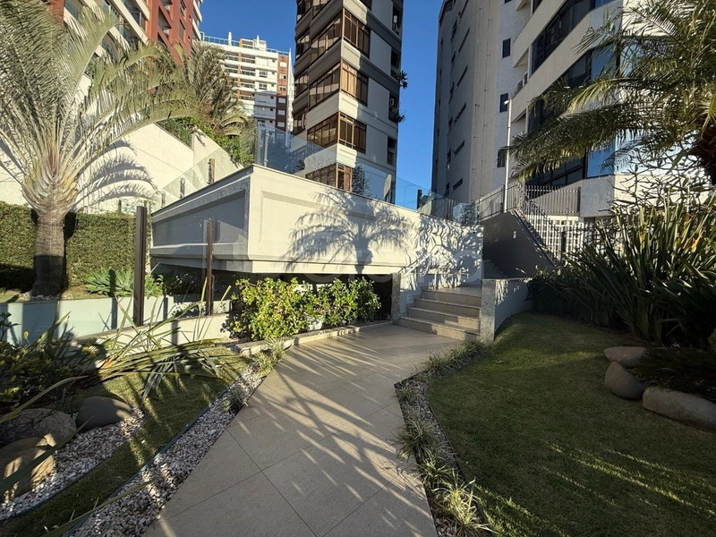 Apartamento na Agronômica Com 4 dormitórios, sendo 4 suíte e 2 vagas: 29ª foto da galeria de imagens do imóvel