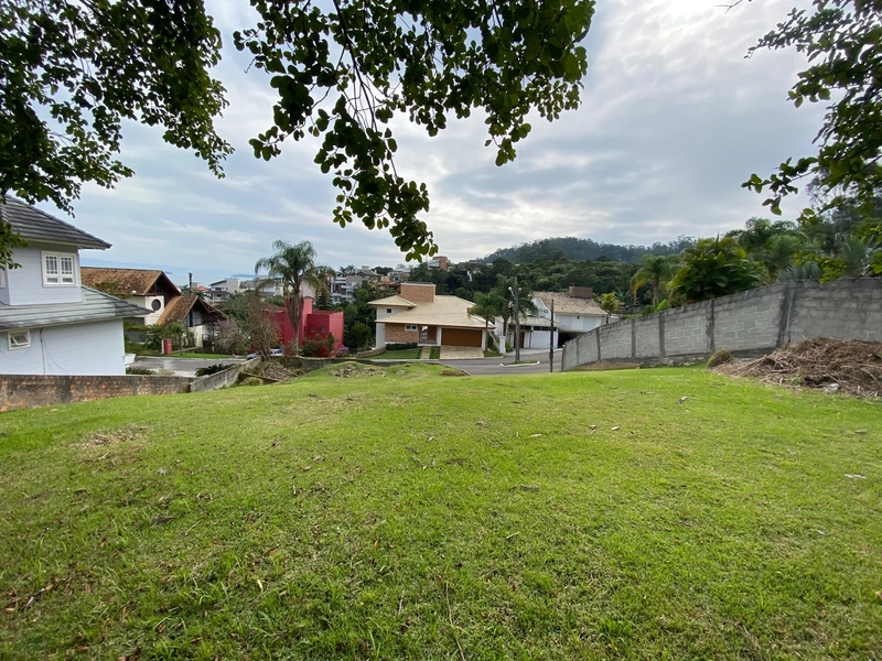 Terreno em condomínio fechado em Cacupé com 686 m²: 5ª foto da galeria de imagens do imóvel