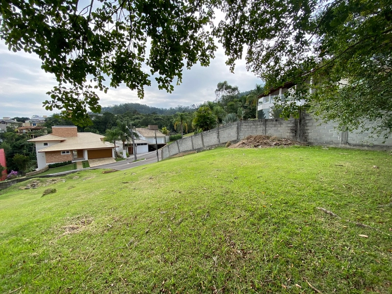 Terreno em condomínio fechado em Cacupé com 686 m²: 4ª foto da galeria de imagens do imóvel