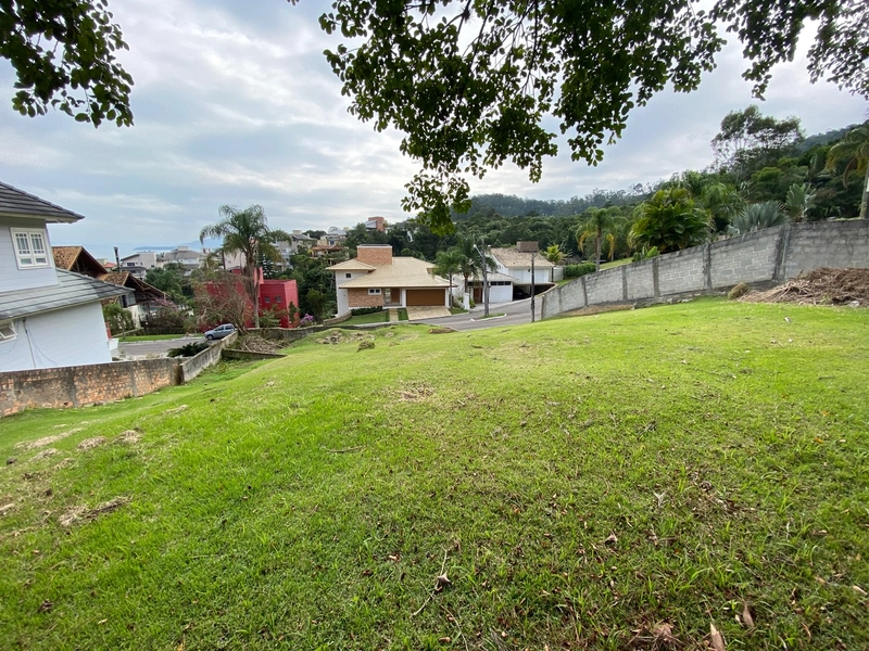 Terreno em condomínio fechado em Cacupé com 686 m²: 7ª foto da galeria de imagens do imóvel