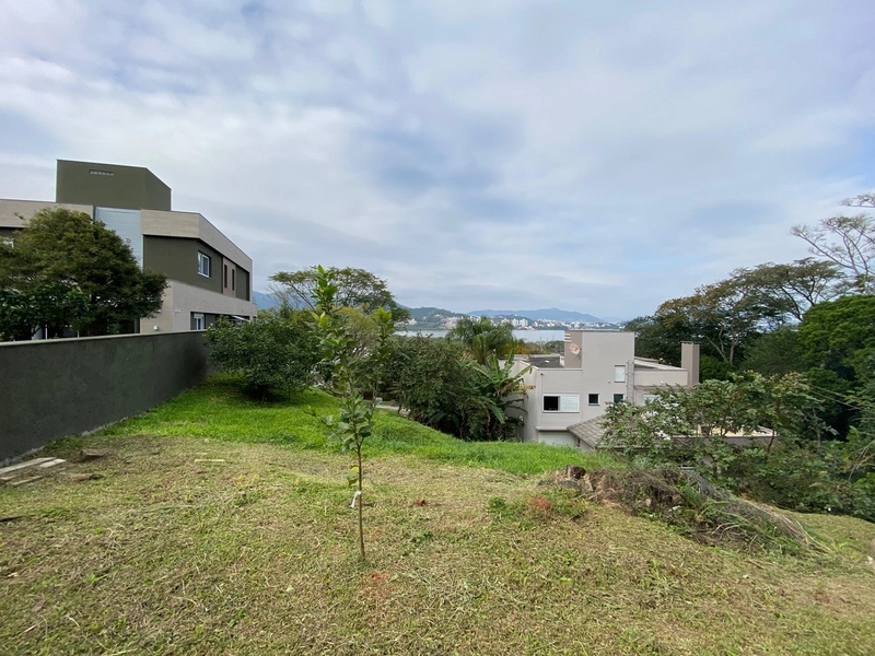 Terreno em condomínio fechado em Cacupé com 662 m²: 6ª foto da galeria de imagens do imóvel