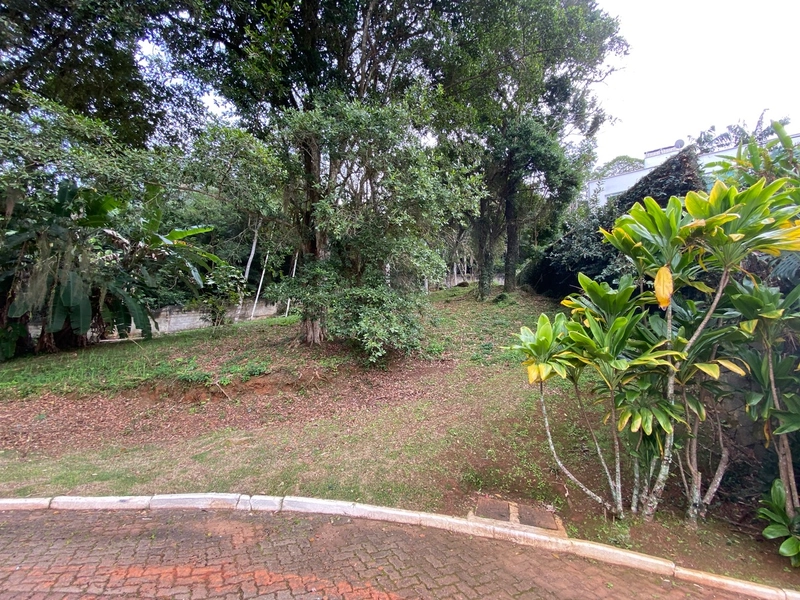 Terreno em condomínio fechado em Cacupé com 662 m²: 3ª foto da galeria de imagens do imóvel