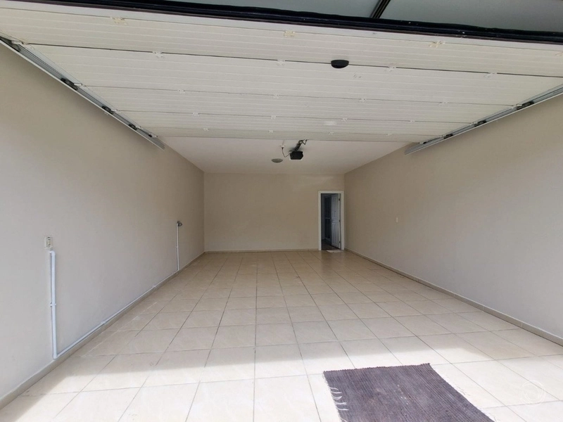 Casa residencial em Sambaqui com 5 dormitórios, sendo 3 suítes e 4 vg: 30ª foto da galeria de imagens do imóvel