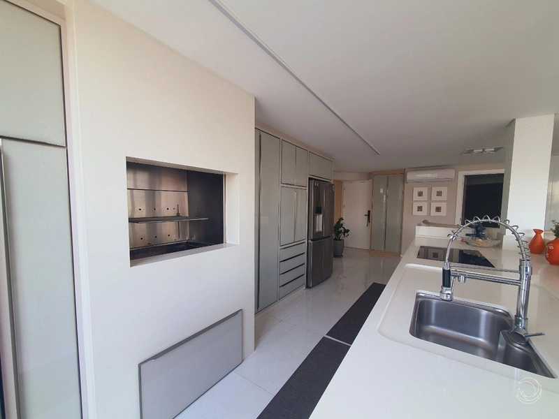 Cobertura no Centro com 4 dormitórios, sendo 4 suíte e 3 vagas - 293m²: 8ª foto da galeria de imagens do imóvel