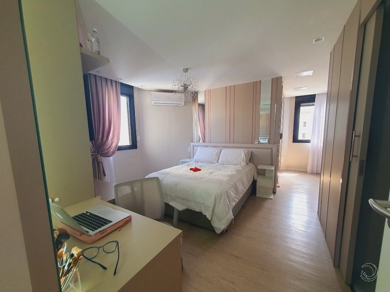 Cobertura no Centro com 4 dormitórios, sendo 4 suíte e 3 vagas - 293m²: 13ª foto da galeria de imagens do imóvel