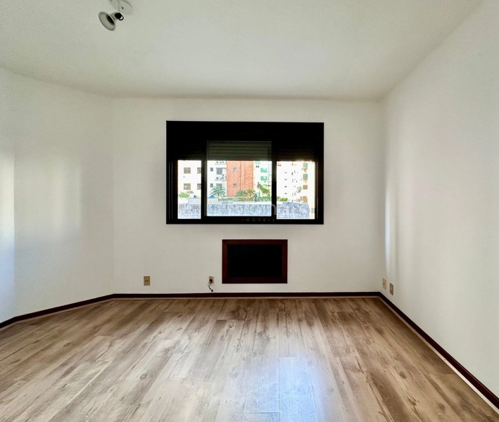 Apartamento no Centro com 4 dormitórios, sendo 1 suíte e 2 vagas: 16ª foto da galeria de imagens do imóvel