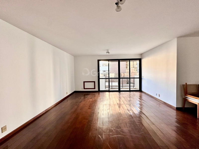 Apartamento no Centro com 4 dormitórios, sendo 1 suíte e 2 vagas: 2ª foto da galeria de imagens do imóvel