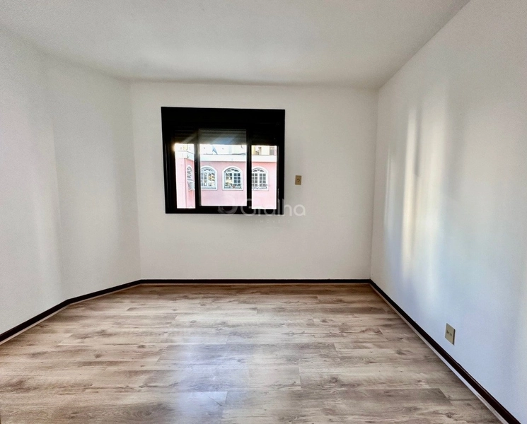 Apartamento no Centro com 4 dormitórios, sendo 1 suíte e 2 vagas: 11ª foto da galeria de imagens do imóvel