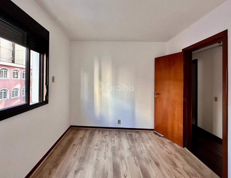 Apartamento no Centro com 4 dormitórios, sendo 1 suíte e 2 vagas: 24ª foto da galeria de imagens do imóvel