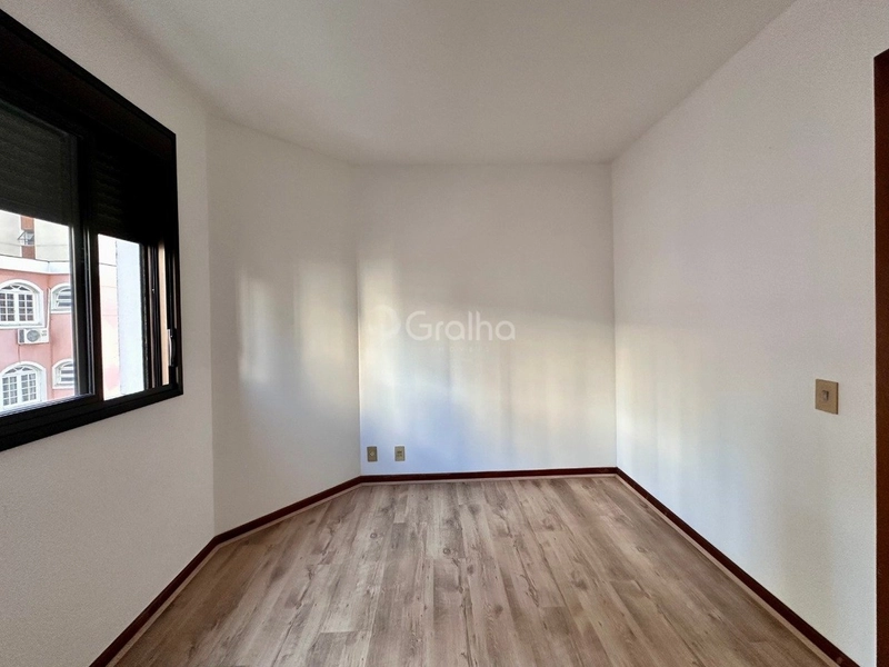 Apartamento no Centro com 4 dormitórios, sendo 1 suíte e 2 vagas: 13ª foto da galeria de imagens do imóvel