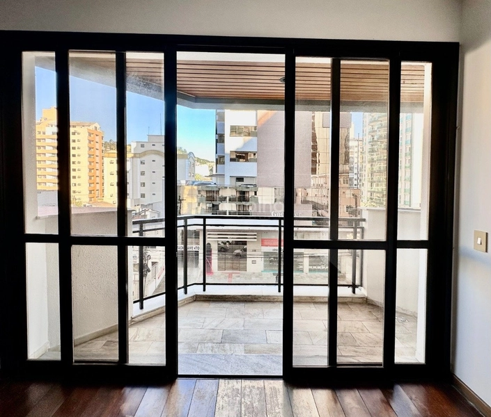 Apartamento no Centro com 4 dormitórios, sendo 1 suíte e 2 vagas: 26ª foto da galeria de imagens do imóvel