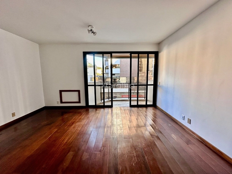 Apartamento no Centro com 4 dormitórios, sendo 1 suíte e 2 vagas: 25ª foto da galeria de imagens do imóvel