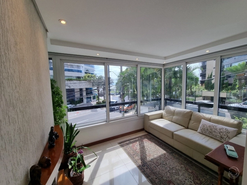 Apartamento na Agronômica com 3 dormitórios, sendo 1 suíte e 2 vagas: 8ª foto da galeria de imagens do imóvel