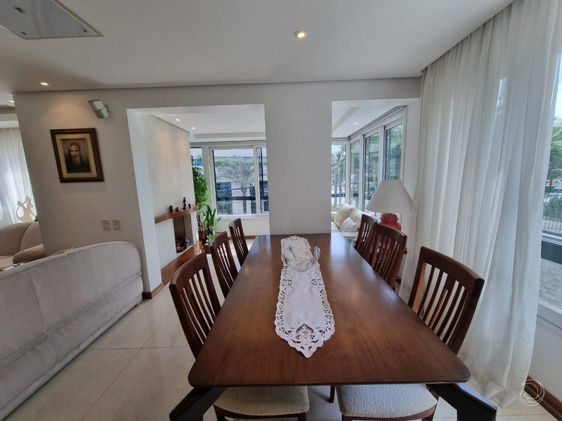 Apartamento na Agronômica com 3 dormitórios, sendo 1 suíte e 2 vagas: 6ª foto da galeria de imagens do imóvel