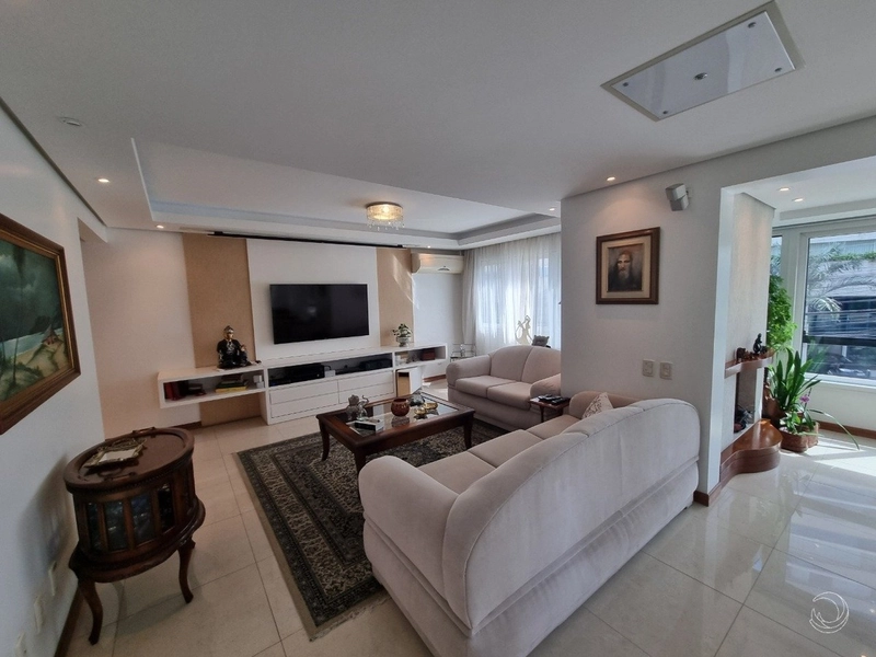 Apartamento na Agronômica com 3 dormitórios, sendo 1 suíte e 2 vagas: 3ª foto da galeria de imagens do imóvel