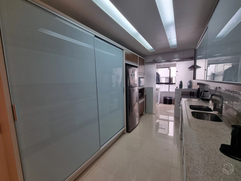 Apartamento na Agronômica com 3 dormitórios, sendo 1 suíte e 2 vagas: 12ª foto da galeria de imagens do imóvel