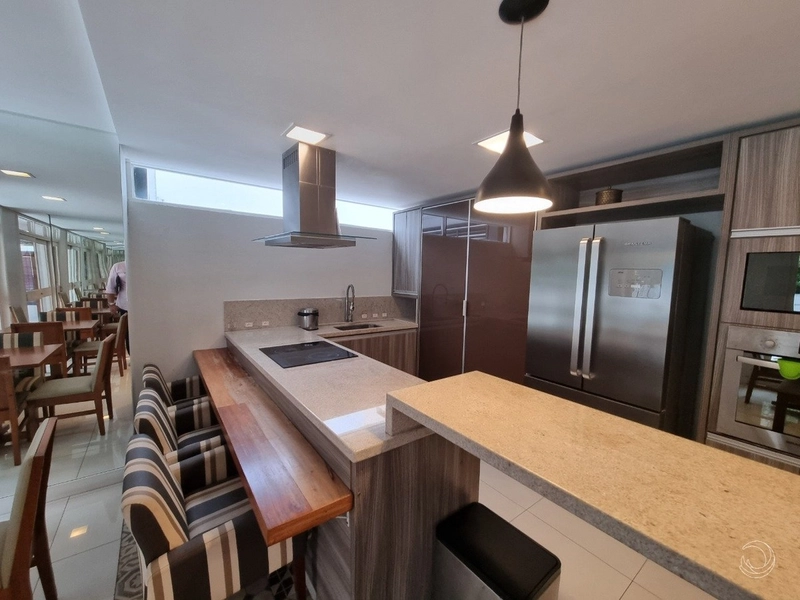Apartamento na Agronômica com 3 dormitórios, sendo 1 suíte e 2 vagas: 34ª foto da galeria de imagens do imóvel