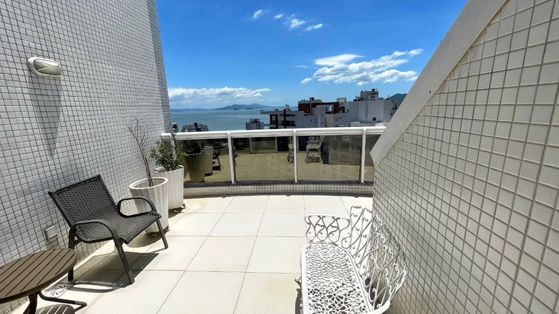 Cobertura duplex no Centro com vista para o mar, 3 suítes 231m²: 25ª foto da galeria de imagens do imóvel