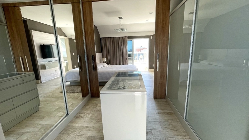 Cobertura duplex no Centro com vista para o mar, 3 suítes 231m²: 28ª foto da galeria de imagens do imóvel