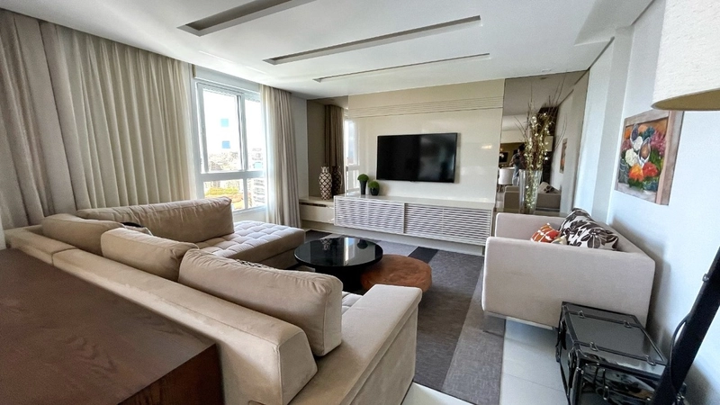 Cobertura duplex no Centro com vista para o mar, 3 suítes 231m²: 4ª foto da galeria de imagens do imóvel