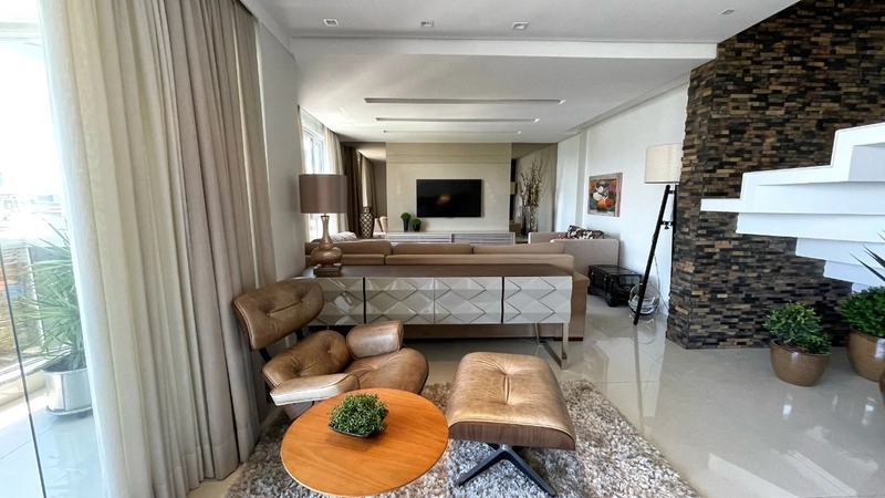 Cobertura duplex no Centro com vista para o mar, 3 suítes 231m²: 2ª foto da galeria de imagens do imóvel
