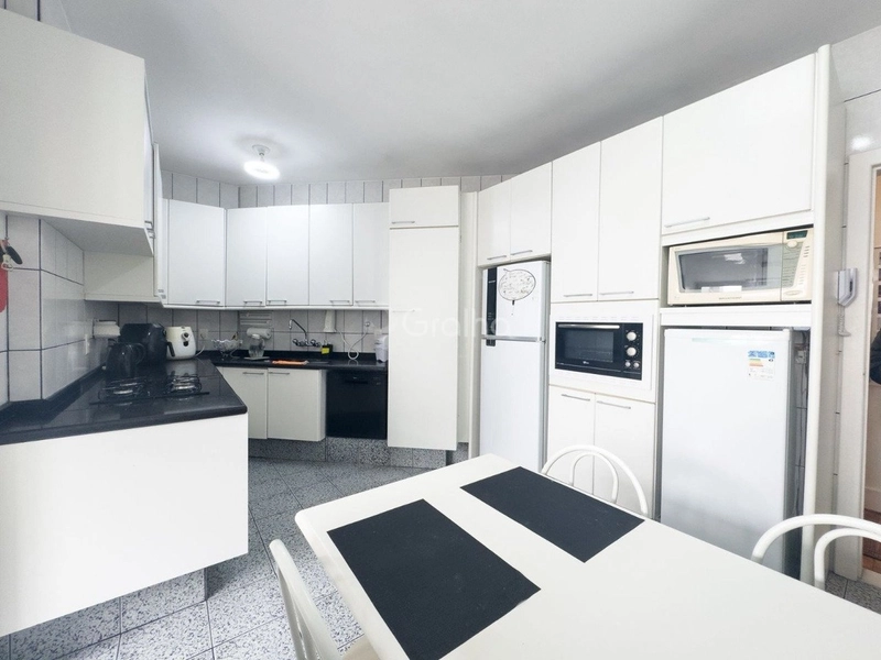 Apartamento na Beira Mar com 3 dormitórios, sendo 1 suítes e 1 vaga: 9ª foto da galeria de imagens do imóvel