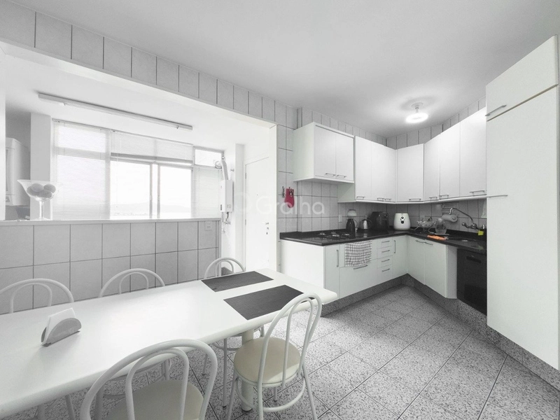 Apartamento na Beira Mar com 3 dormitórios, sendo 1 suítes e 1 vaga: 10ª foto da galeria de imagens do imóvel