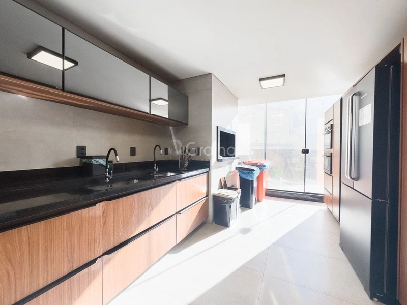 Apartamento na Beira Mar com 3 dormitórios, sendo 1 suítes e 1 vaga: 34ª foto da galeria de imagens do imóvel