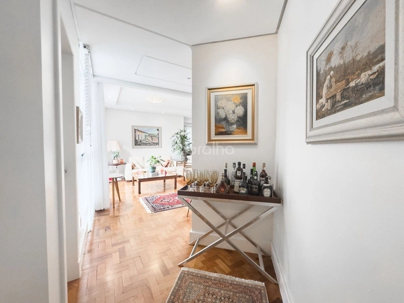 Apartamento na Beira Mar com 3 dormitórios, sendo 1 suítes e 1 vaga: 6ª foto da galeria de imagens do imóvel