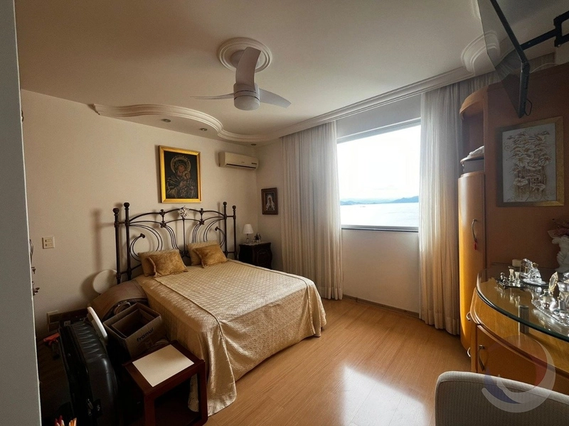 Apartamento na Beira Mar com 4 dormitórios, sendo 1 suítes e 2 vagas: 7ª foto da galeria de imagens do imóvel