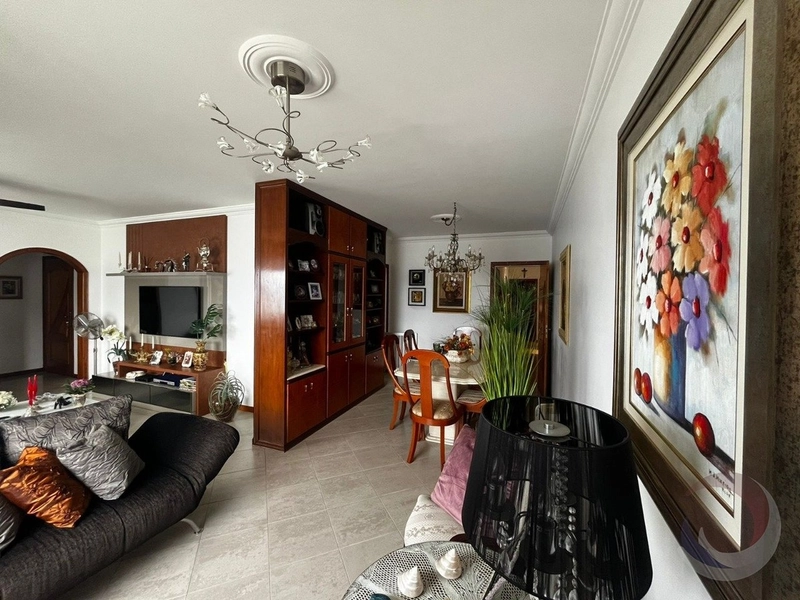Apartamento na Beira Mar com 4 dormitórios, sendo 1 suítes e 2 vagas: 2ª foto da galeria de imagens do imóvel