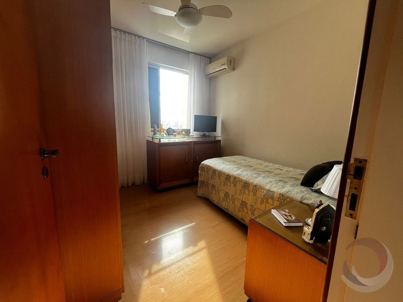 Apartamento na Beira Mar com 4 dormitórios, sendo 1 suítes e 2 vagas: 12ª foto da galeria de imagens do imóvel