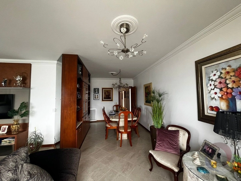 Apartamento na Beira Mar com 4 dormitórios, sendo 1 suítes e 2 vagas: 4ª foto da galeria de imagens do imóvel