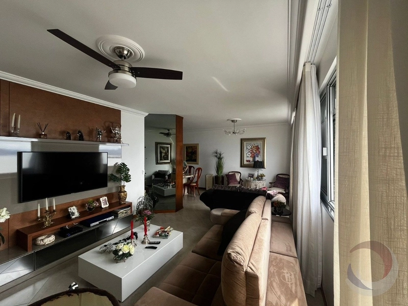 Apartamento na Beira Mar com 4 dormitórios, sendo 1 suítes e 2 vagas: 3ª foto da galeria de imagens do imóvel