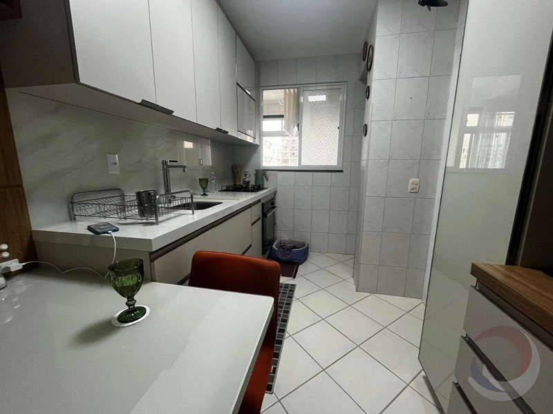 Apartamento na Beira Mar com 4 dormitórios, sendo 1 suítes e 2 vagas: 10ª foto da galeria de imagens do imóvel