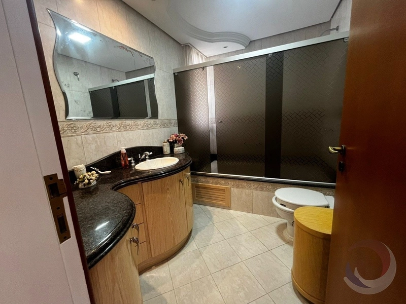 Apartamento na Beira Mar com 4 dormitórios, sendo 1 suítes e 2 vagas: 8ª foto da galeria de imagens do imóvel