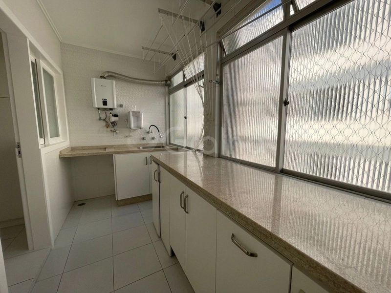 Cobertura em Coqueiros duplex com 3 dormitórios, sendo 1 suíte: 8ª foto da galeria de imagens do imóvel