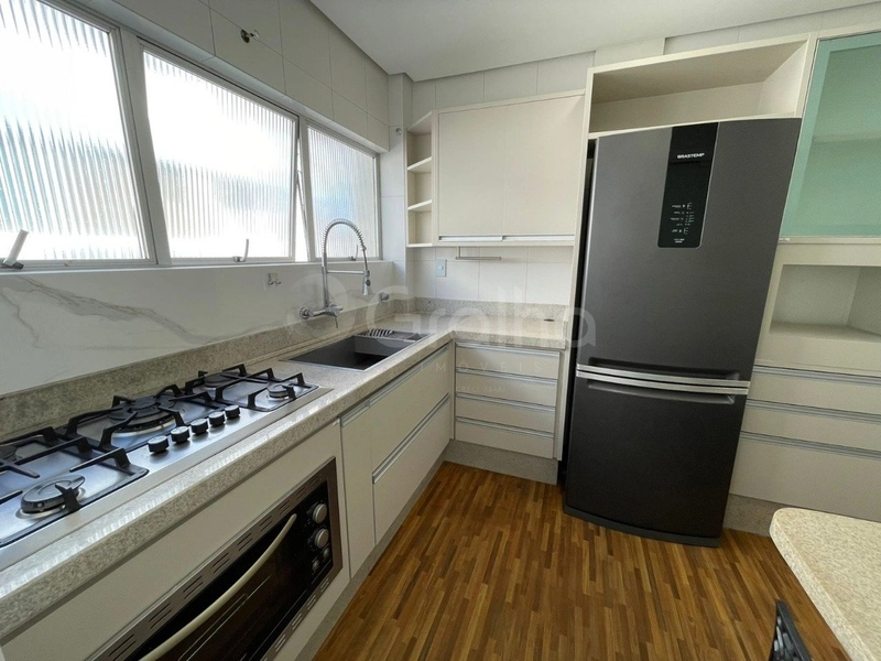 Cobertura em Coqueiros duplex com 3 dormitórios, sendo 1 suíte: 7ª foto da galeria de imagens do imóvel