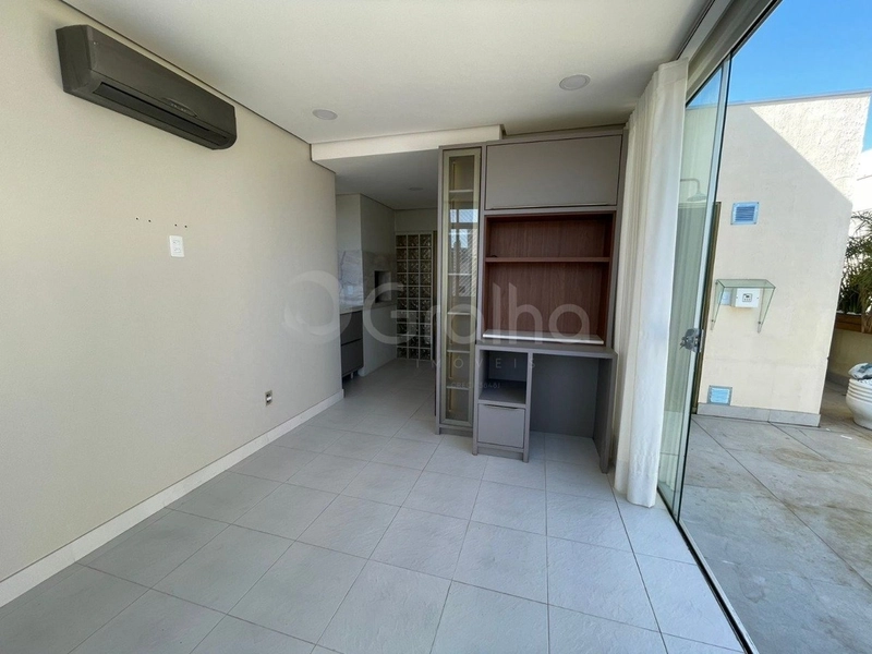 Cobertura em Coqueiros duplex com 3 dormitórios, sendo 1 suíte: 4ª foto da galeria de imagens do imóvel
