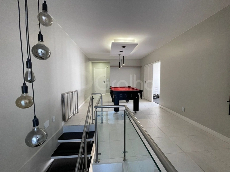 Cobertura em Coqueiros duplex com 3 dormitórios, sendo 1 suíte: 10ª foto da galeria de imagens do imóvel