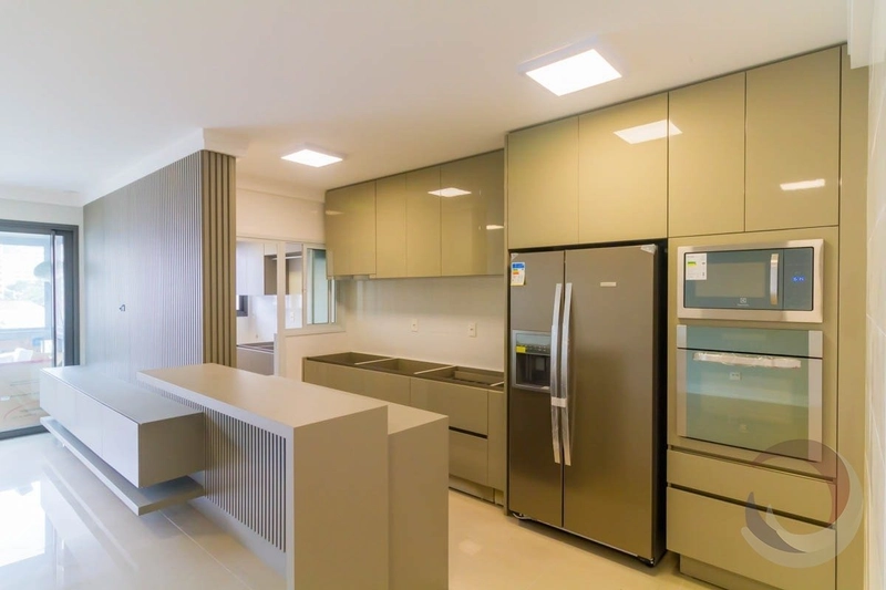 Apartamento na Beira Mar com 3 dormitórios, sendo 3 suítes, 2 vagas: 2ª foto da galeria de imagens do imóvel