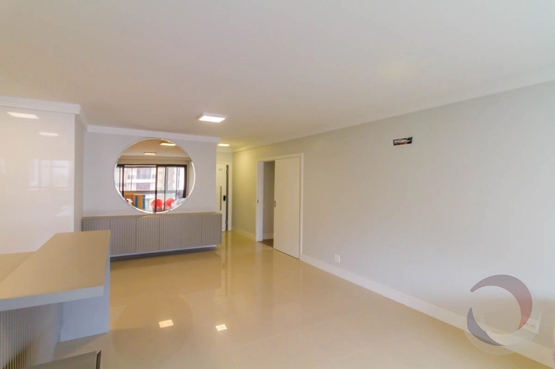 Apartamento na Beira Mar com 3 dormitórios, sendo 3 suítes, 2 vagas: 4ª foto da galeria de imagens do imóvel