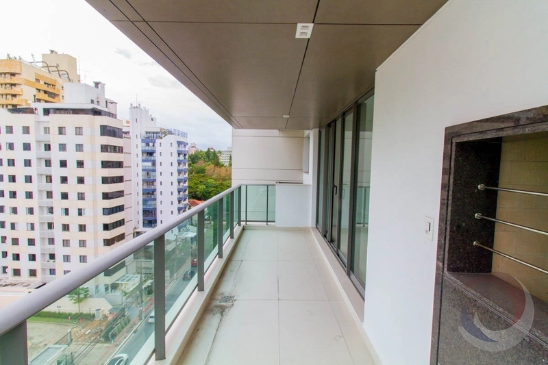 Apartamento na Beira Mar com 3 dormitórios, sendo 3 suítes, 2 vagas: 15ª foto da galeria de imagens do imóvel