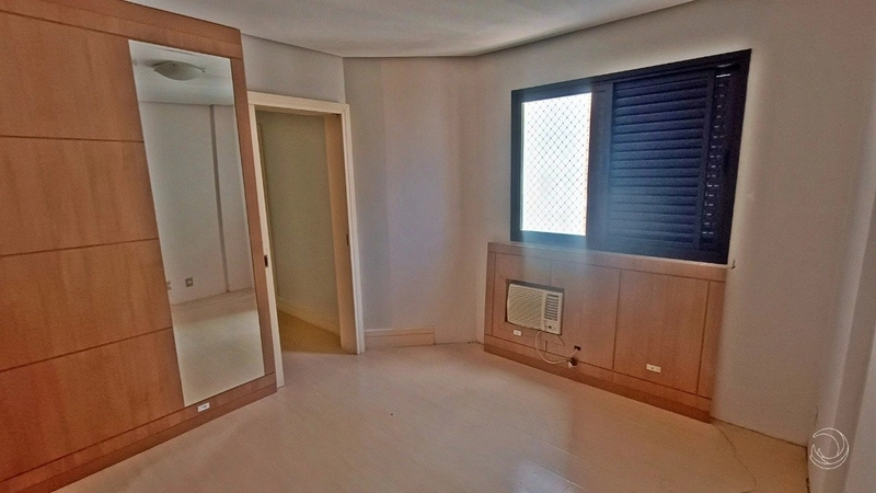 Apartamento no Centro com 04 dormitórios, sendo 01 suítes e 3 vagas: 16ª foto da galeria de imagens do imóvel