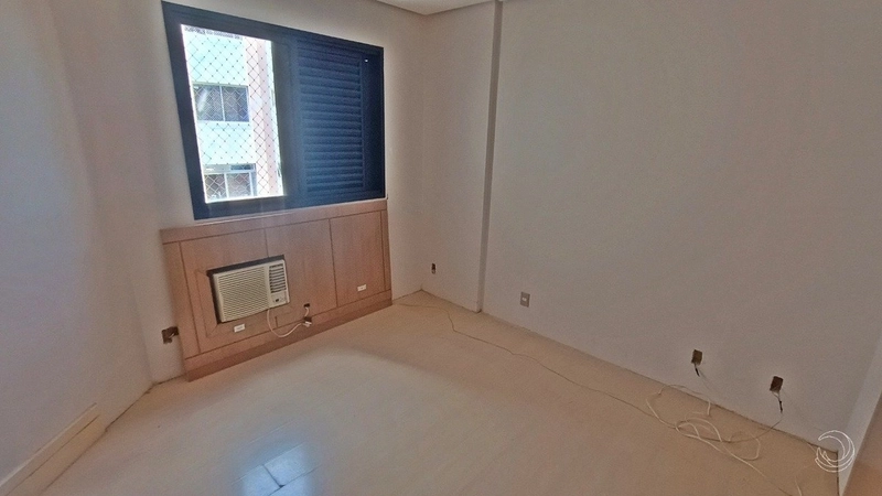Apartamento no Centro com 04 dormitórios, sendo 01 suítes e 3 vagas: 14ª foto da galeria de imagens do imóvel