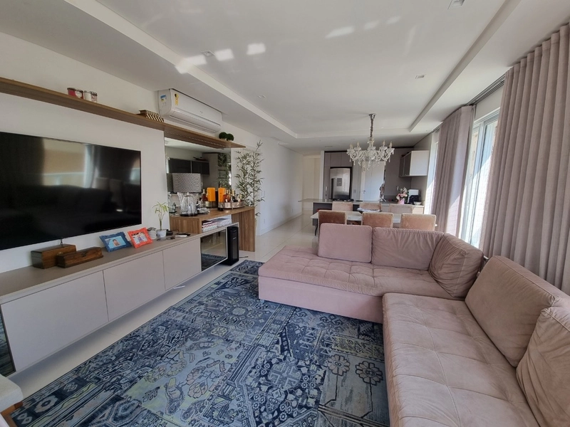 Apartamento no Centro com 3 dormitórios, sendo 1 suíte com 3 vagas: 1ª foto da galeria de imagens do imóvel