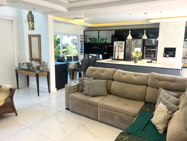 Casa residencial em condomínio fechado com 3 dorm. sendo 1 suíte: 3ª foto da galeria de imagens do imóvel
