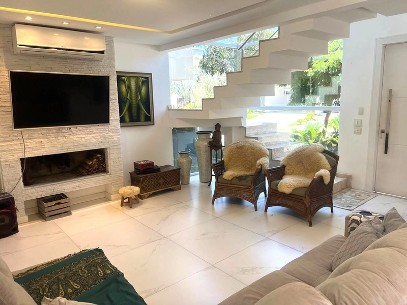Casa residencial em condomínio fechado com 3 dorm. sendo 1 suíte: 2ª foto da galeria de imagens do imóvel