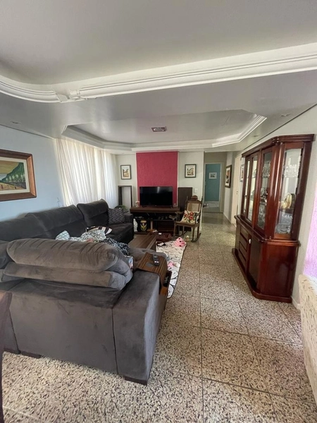 Apartamento no Centro com 04 dormitórios, sendo 01 suíte: 1ª foto da galeria de imagens do imóvel